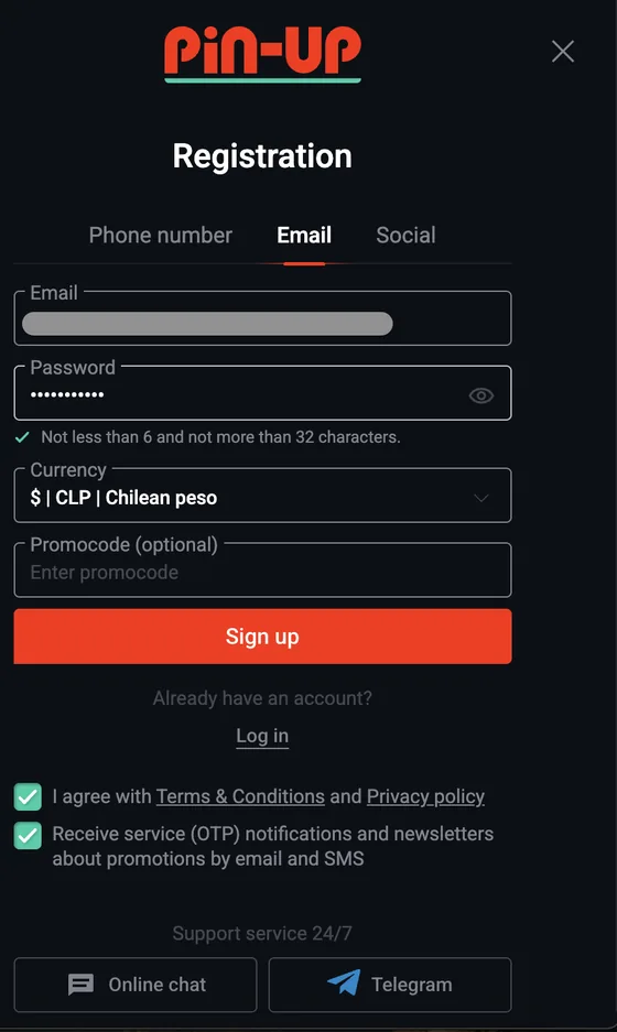 Formulario de registro de Pin Up en la pestaña Email, con contraseña y moneda CLP