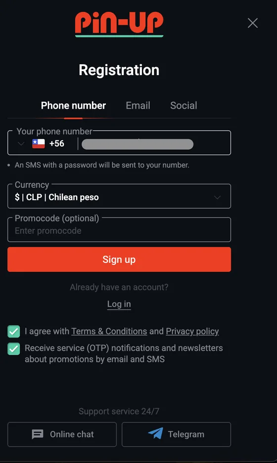 Formulario de registro de Pin Up en la pestaña Phone number, con prefijo +56 y moneda CLP